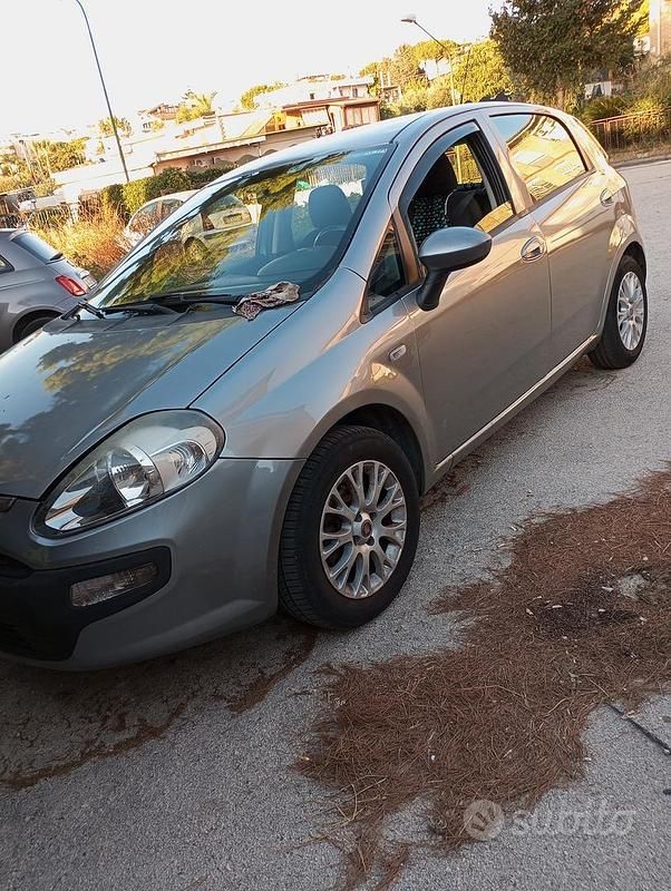 Usata Fiat Punto 77 CV (56 kW) 2010 Grigio Utilitaria