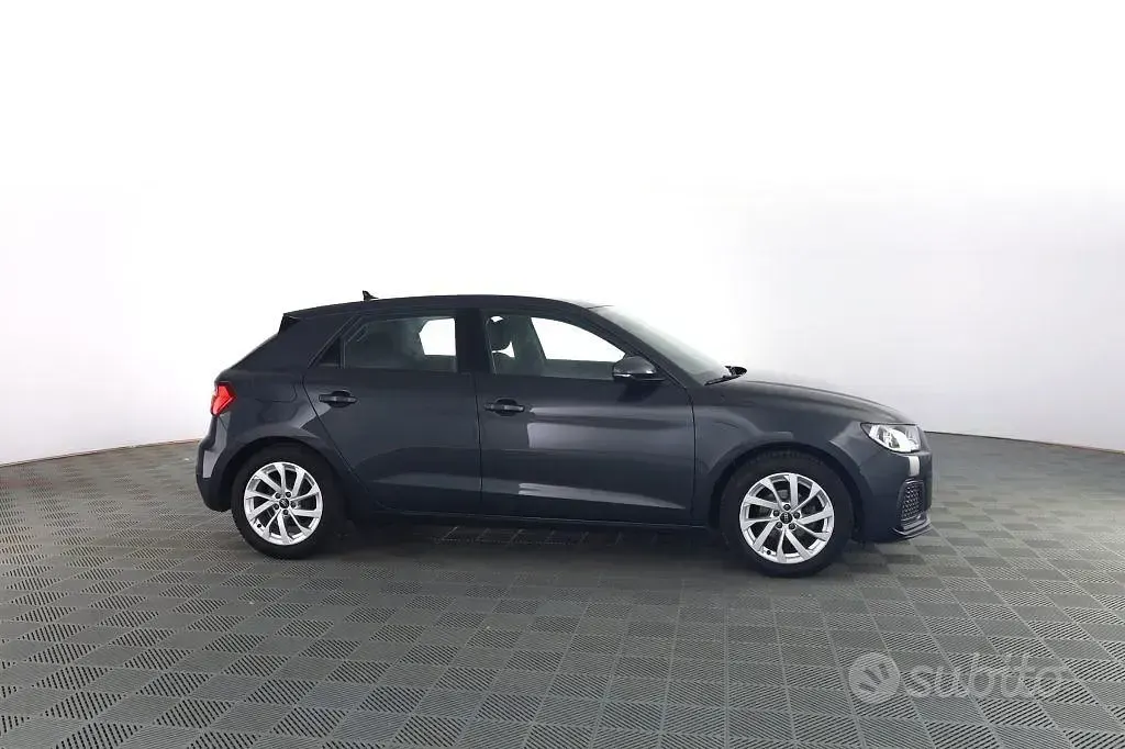 Usata Audi A1 Admired 95 CV (69 kW) 2023 Grigio manhattan SUV