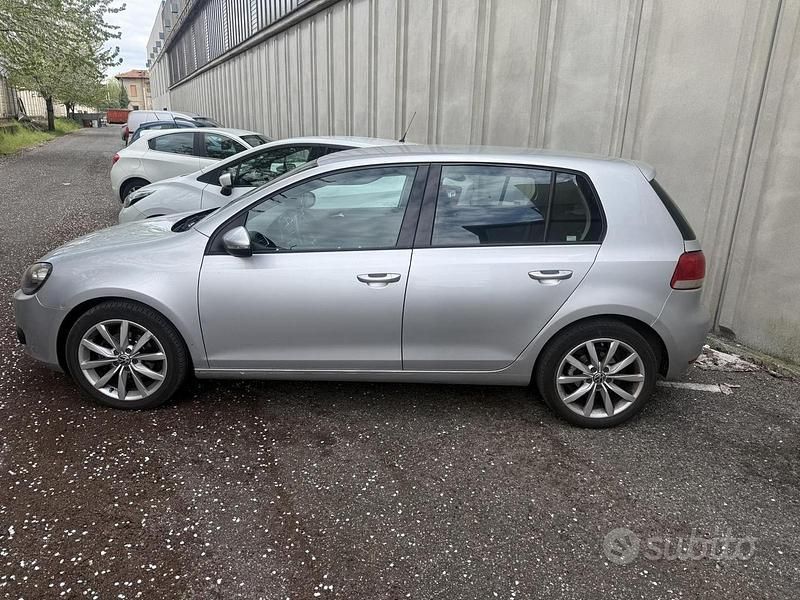 Usata VW Golf VI 105 CV (77 kW) 2010 Utilitaria
