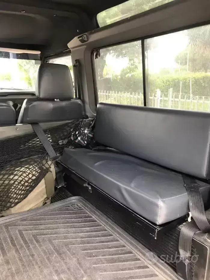 Usata Land Rover Defender 122 CV (89 kW) 1999 Station wagon