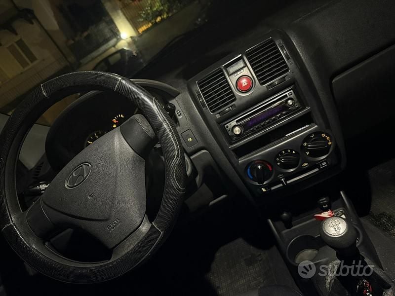 Grigio Usata 2007 Hyundai Getz Due volumi | 1200 € (Buon prezzo) - Immagine 1/4