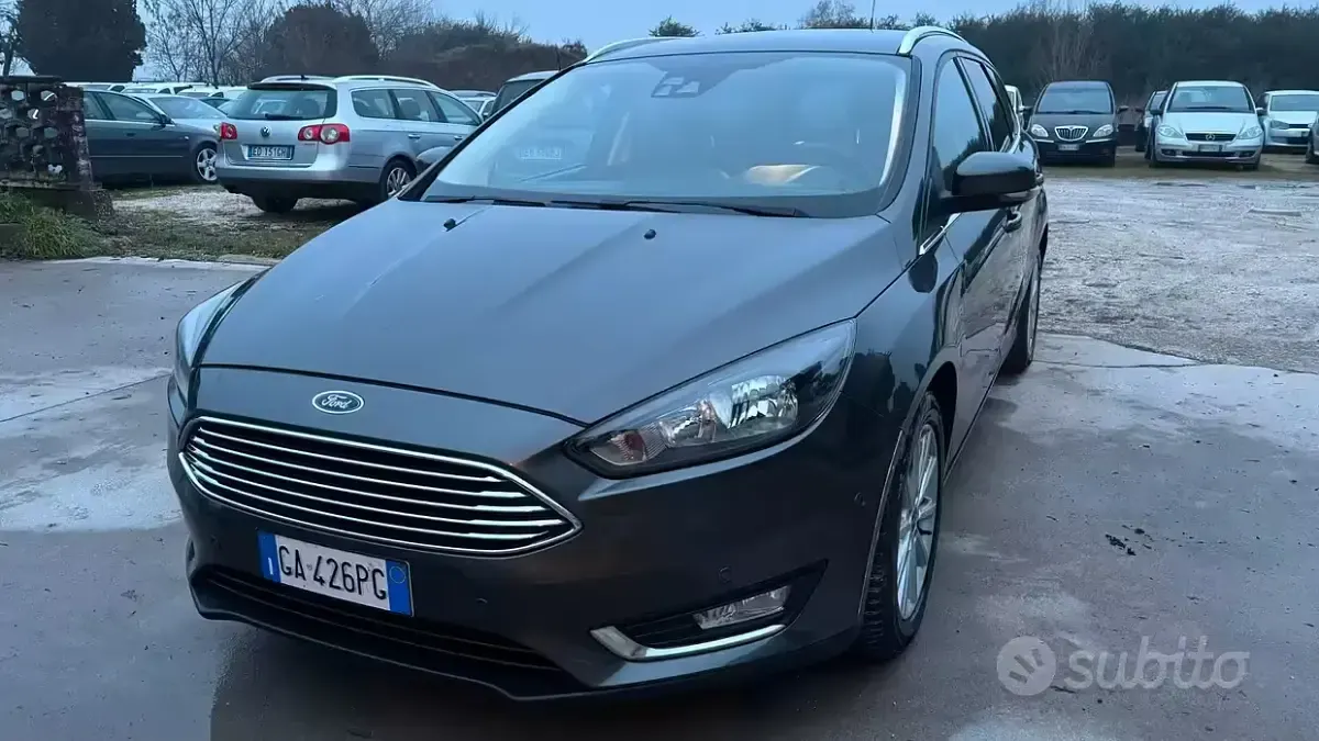 Usata Ford Focus Business Edition 120 CV (88 kW) 2017 Grigio Station wagon