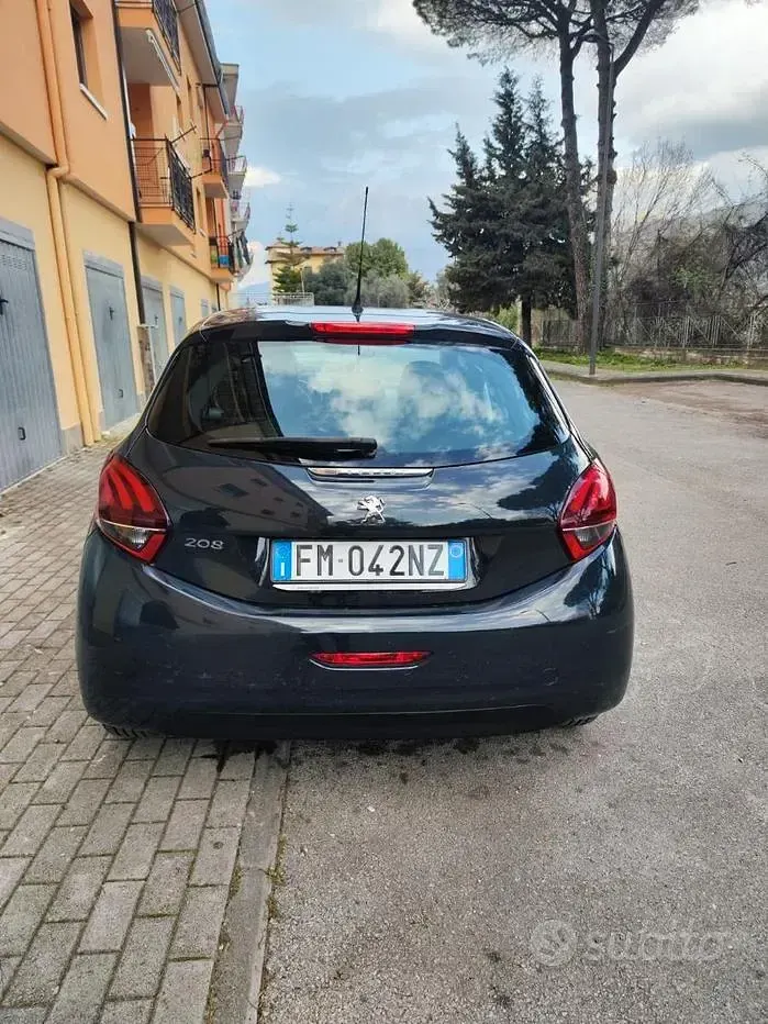 Usata Peugeot 208 82 CV (60 kW) 2018 Blu Utilitaria