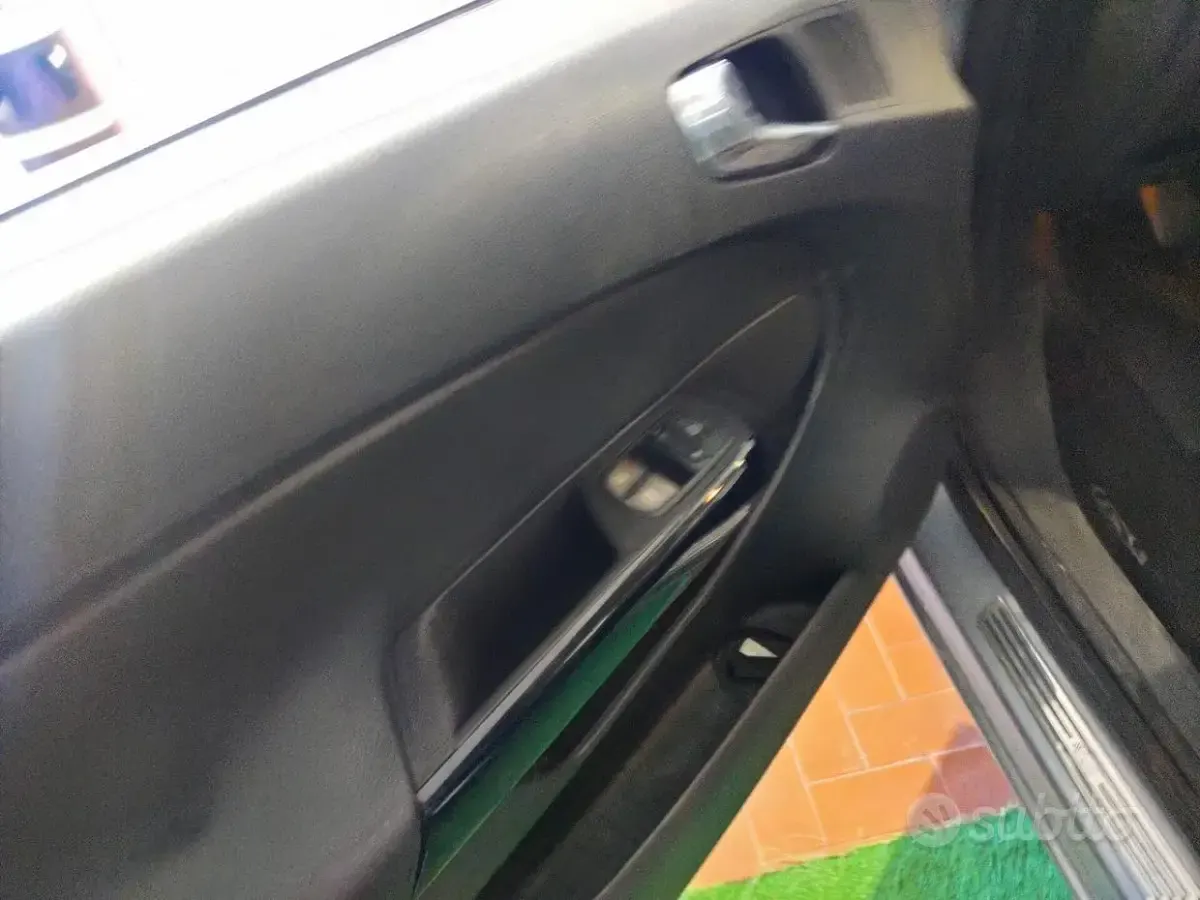 Usata Opel Corsa Cosmo 80 CV (58 kW) 2008 Grigio Utilitaria