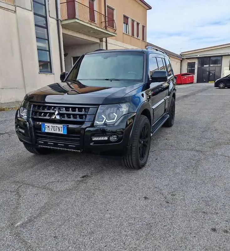 Usata Mitsubishi Pajero Edition 190 CV (139 kW) 2017 Nero SUV