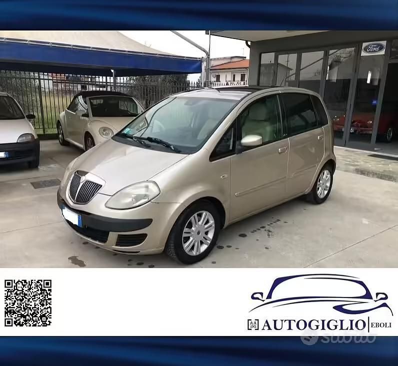 Usata Lancia Musa 90 CV (66 kW) 2007 Beige Monovolume