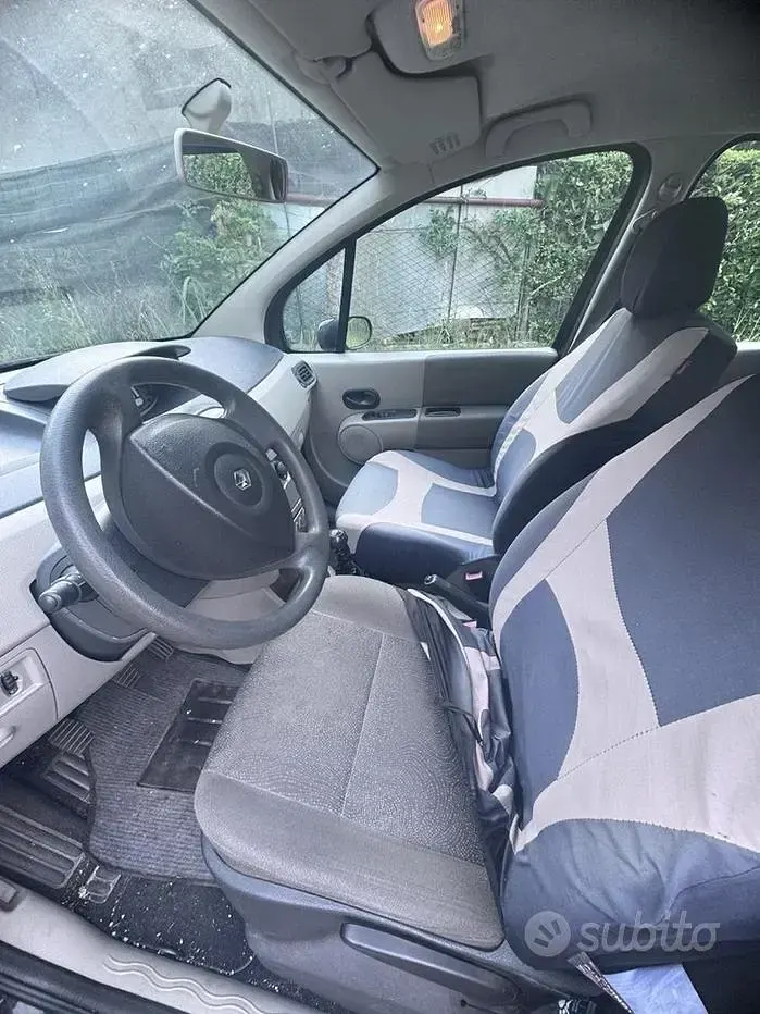 Usata Renault Modus 75 CV (55 kW) 2005 Nero Monovolume