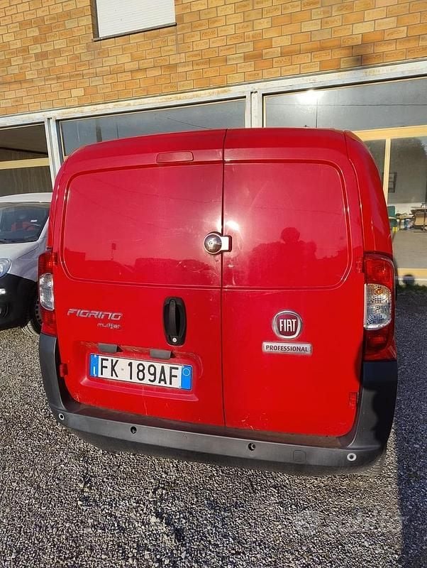 Usata Fiat Fiorino 95 CV (69 kW) 2017 Rosso Monovolume