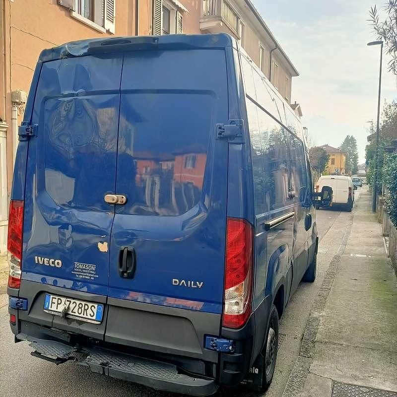 Usata Iveco Daily 116 CV (85 kW) 2018 Furgone