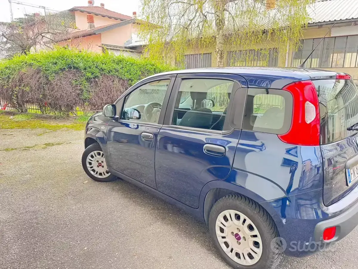 Usata Fiat Panda Easy 69 CV (50 kW) 2018 Blu Utilitaria