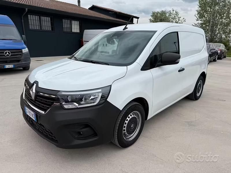 Usata Renault Kangoo SE 95 CV (69 kW) 2024 Bianco Monovolume