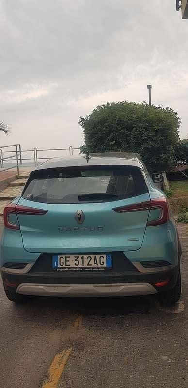 Usata Renault Captur Business 160 CV (117 kW) 2021 Blu/azzurro SUV