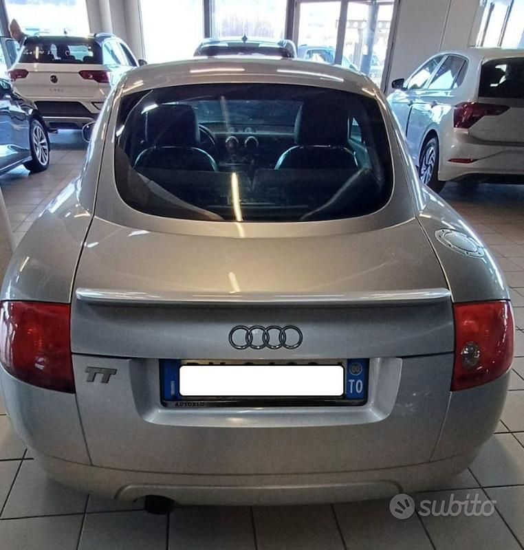 Begagnad Audi TT 179 HK (131 kW) 2000 Grå Sportkupé