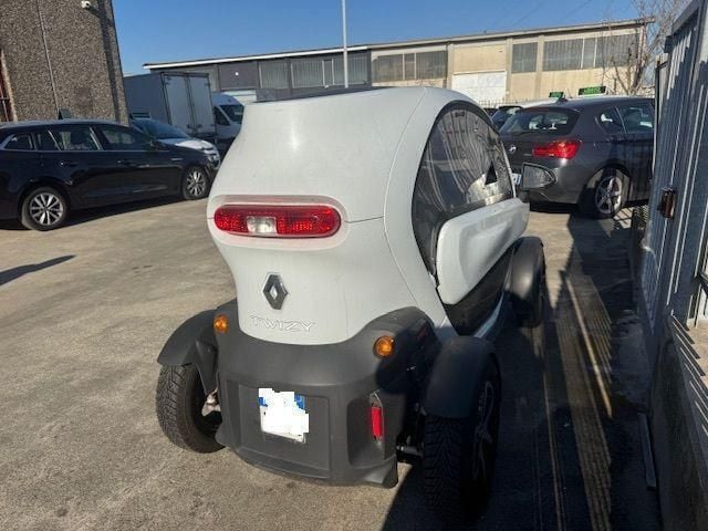 Usata Renault Twizy Life 12 kW (17 CV) 2021 Bianco Utilitaria