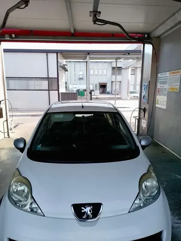 Usata Peugeot 107 Urban Move 68 CV (50 kW) 2008 Utilitaria