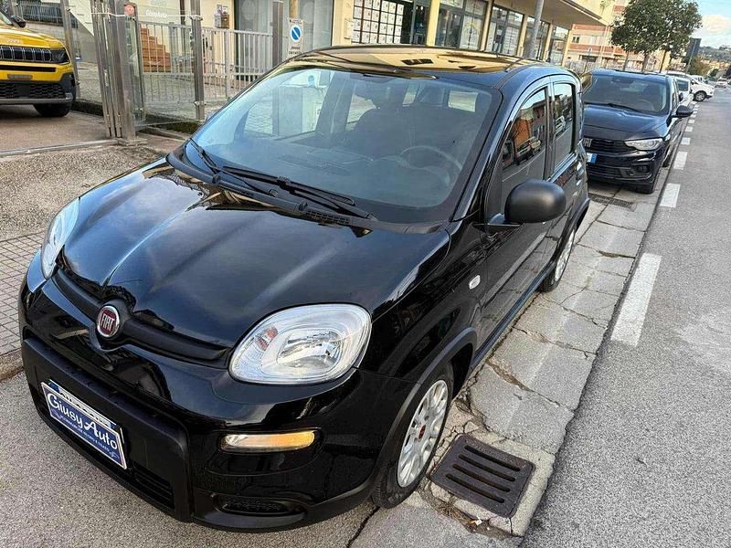 Nero Usata 2023 Fiat Panda S Tre volumi | 11.000 € (Buon prezzo) - Immagine 1/4