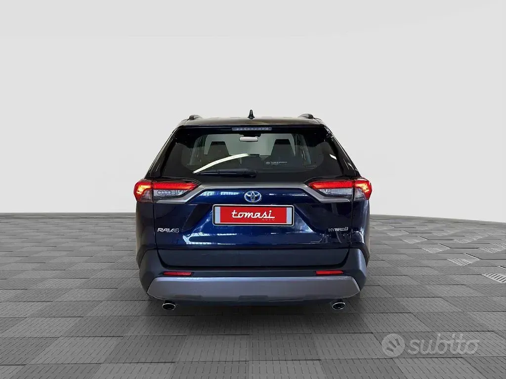 Second-hand Toyota RAV4 Hybrid 178 CP (130 kW) 2021 Albastru SUV