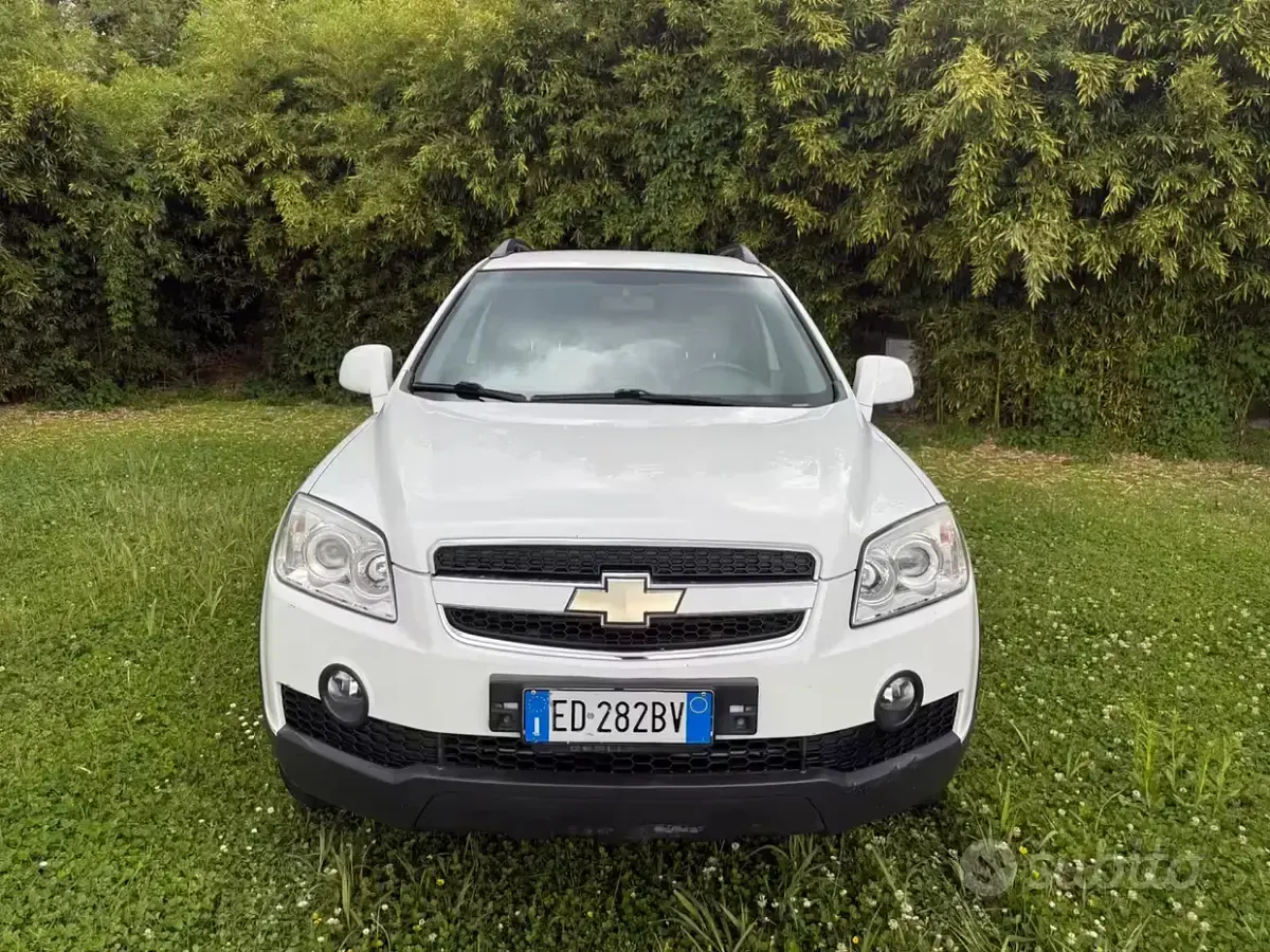 Usata Chevrolet Captiva LS 150 CV (110 kW) 2008 Bianco SUV
