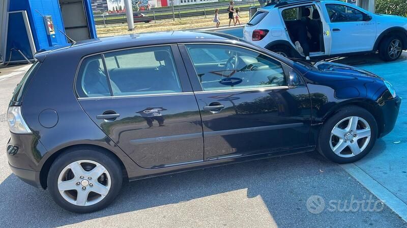 Usata VW Golf V 105 CV (77 kW) 2007 Nero Berlina