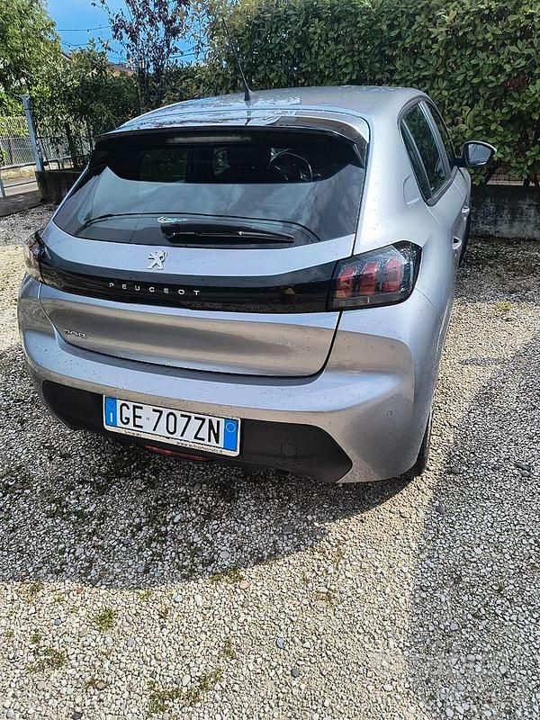 Usata Peugeot 208 102 CV (75 kW) 2021 Grigio Utilitaria