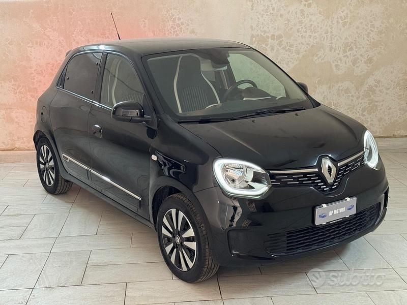 Usata Renault Twingo Urban Night 60 kW (82 CV) 2023 Nero Utilitaria