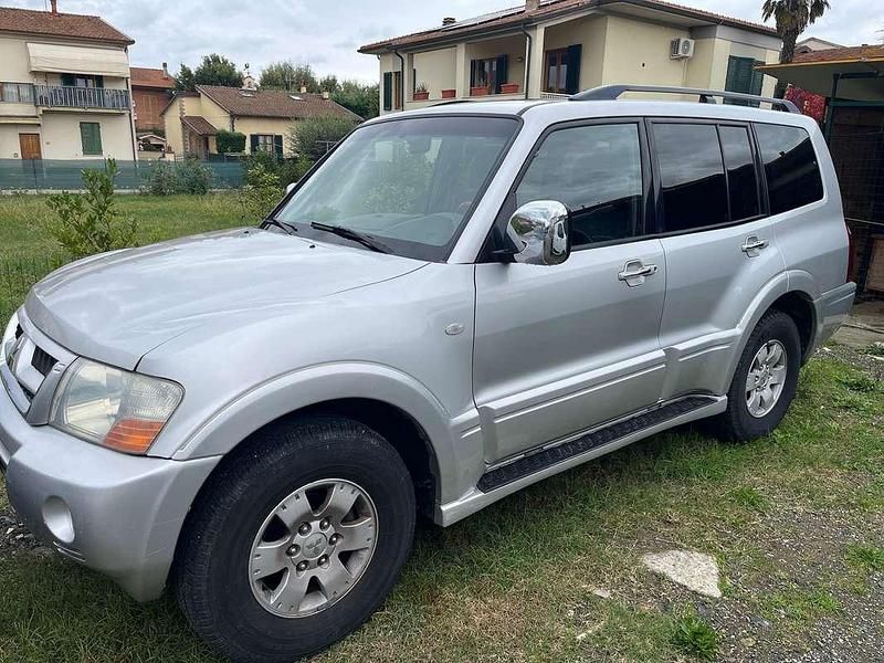 Argento Usata 2023 Mitsubishi Pajero SUV | 18.000 € - Immagine 1/4