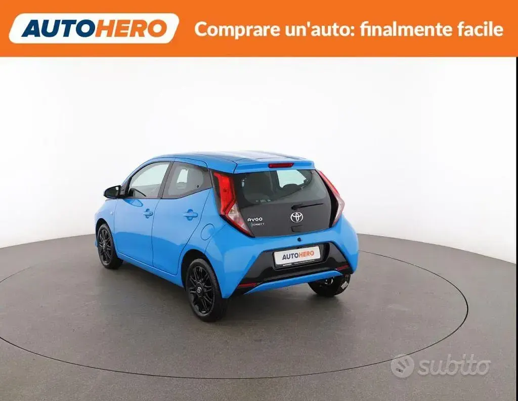 Usata Toyota Aygo 72 CV (52 kW) 2020 Blu Utilitaria