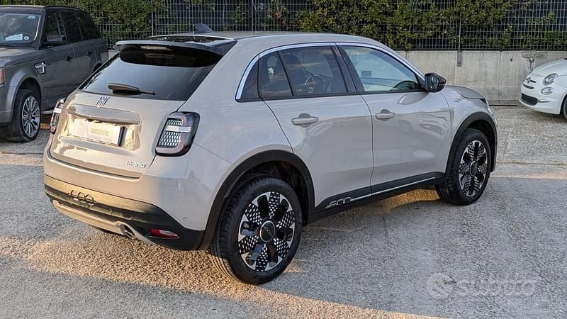 Usata Fiat 600 La Prima 110 CV (80 kW) 2025 Beige SUV