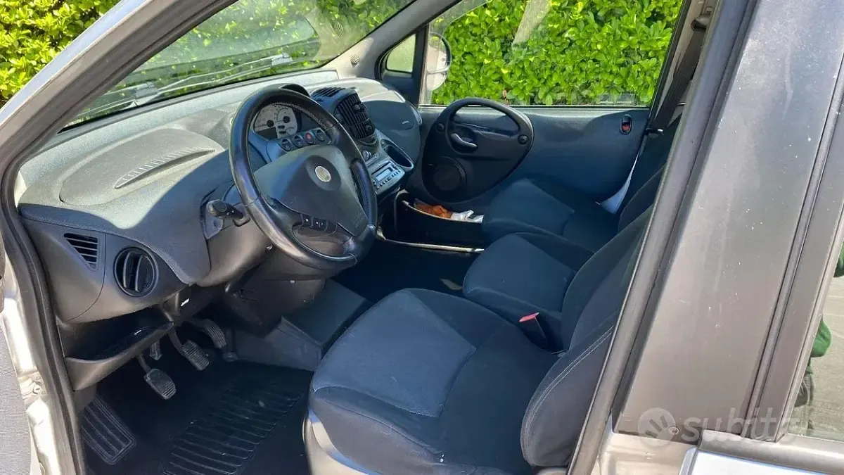 Usata Fiat Multipla 120 CV (88 kW) 2009 Grigio Monovolume