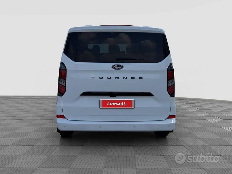 Begagnad Ford Tourneo Custom Titanium 150 HK (110 kW) 2025 Vit Van