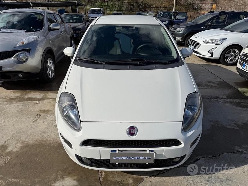 Usata Fiat Punto Street 75 CV (55 kW) 2013 Bianco Utilitaria