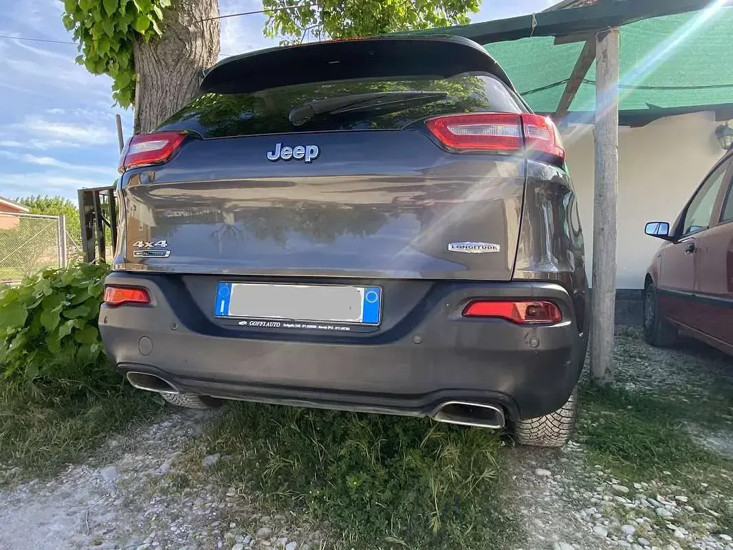 Second-hand Jeep Cherokee Longitude 170 CP (125 kW) 2015 Negru SUV