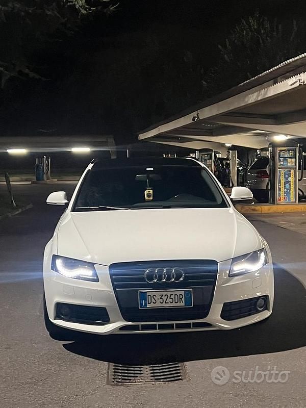 Bianco Usata 2008 Audi A4 S-Line Tre volumi | 7500 € - Immagine 1/4