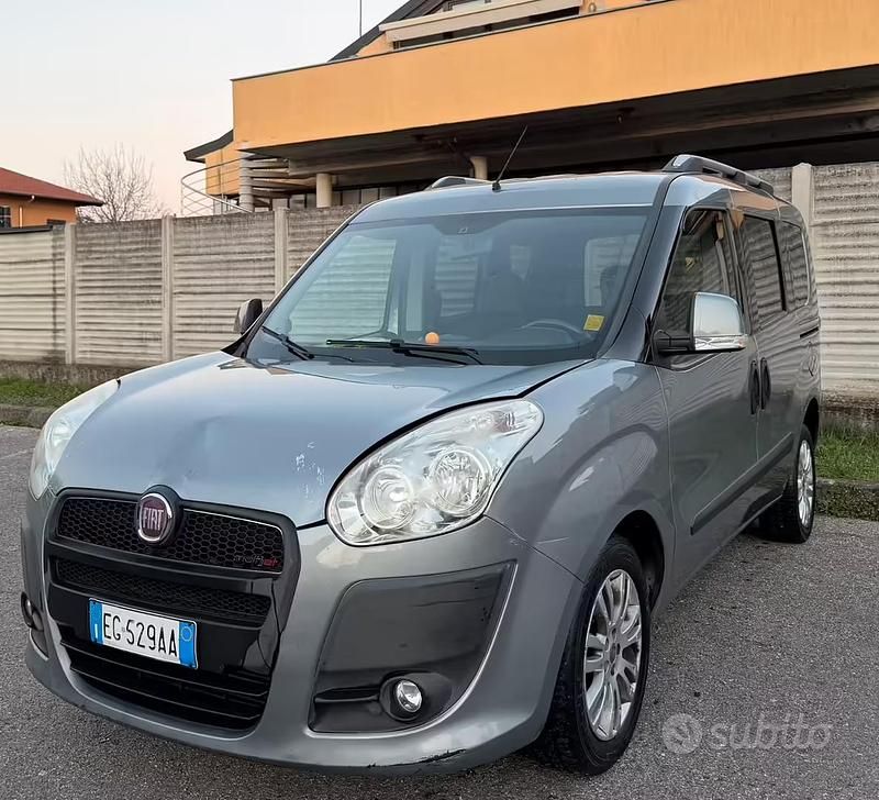 Usata Fiat Doblò 105 CV (77 kW) 2010 Grigio Monovolume