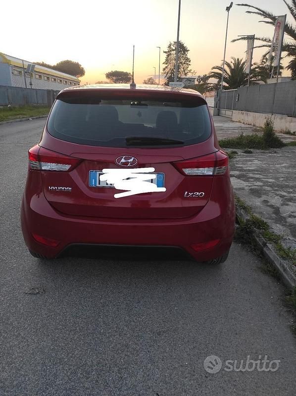 Usata Hyundai ix20 90 CV (66 kW) 2018 Rosso Utilitaria