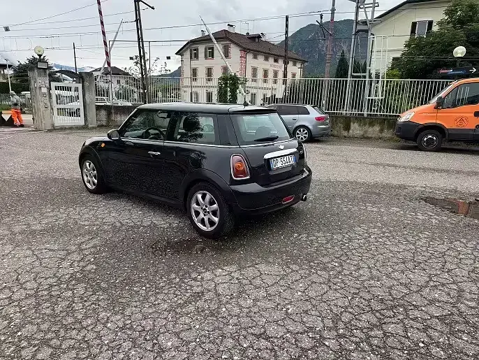 Usata Mini ONE 98 CV (72 kW) 2010 Nero Utilitaria