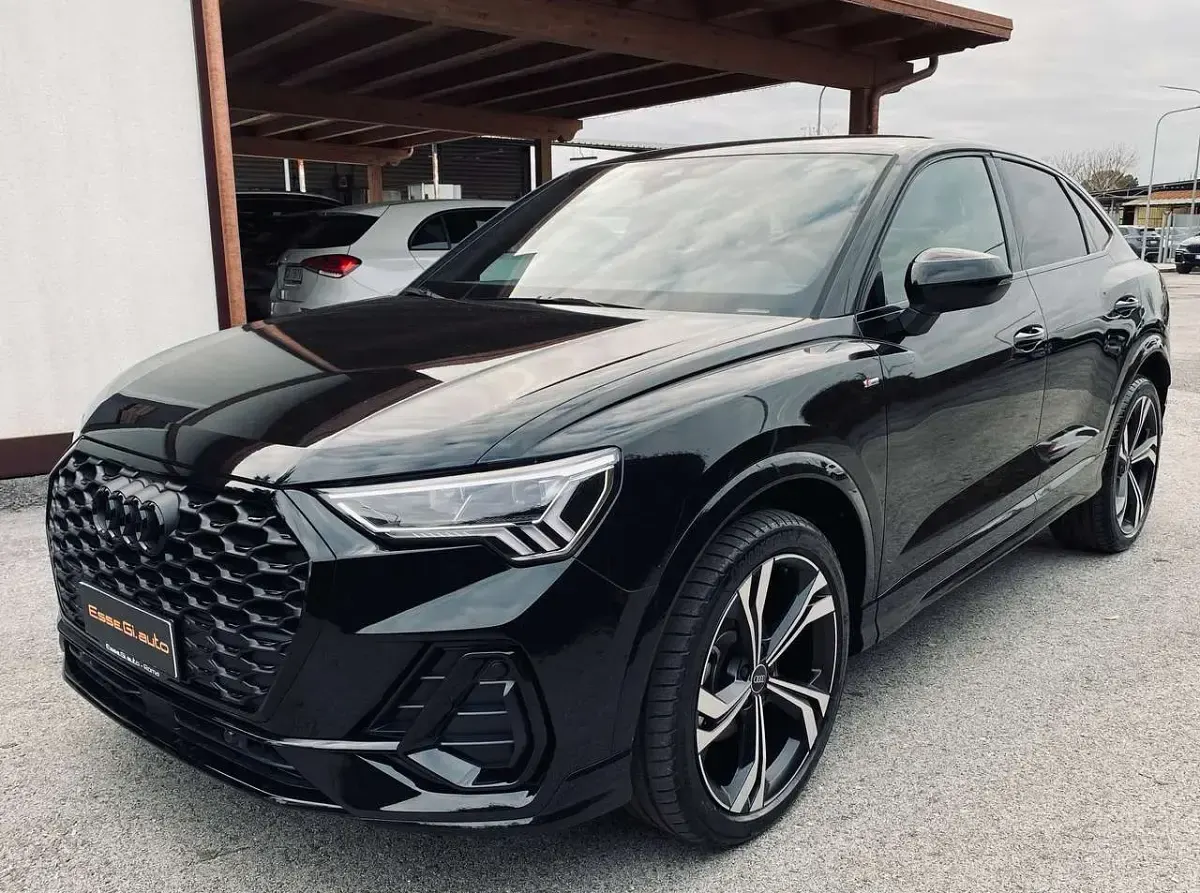 Usata Audi Q3 Sportback S-Line 150 CV (110 kW) 2025 Nero SUV