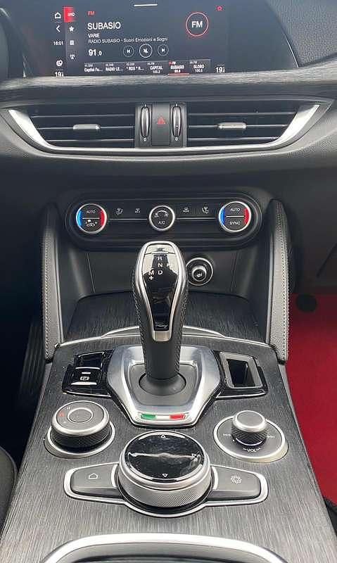 Usata Alfa Romeo Stelvio Business 190 CV (139 kW) 2020 Rosso SUV