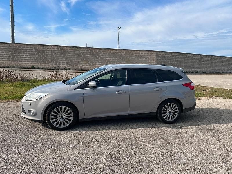 Usata Ford Focus Titanium 116 CV (85 kW) 2012 Grigio Station wagon