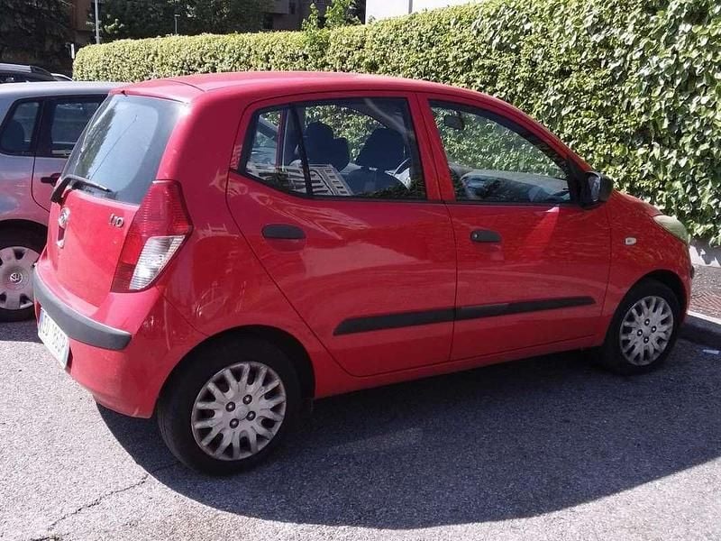 Usata Hyundai i10 65 CV (47 kW) 2010 Rosso Utilitaria