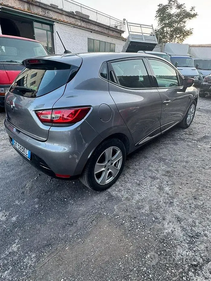 Usata Renault Clio IV 75 CV (55 kW) 2013 Grigio Berlina