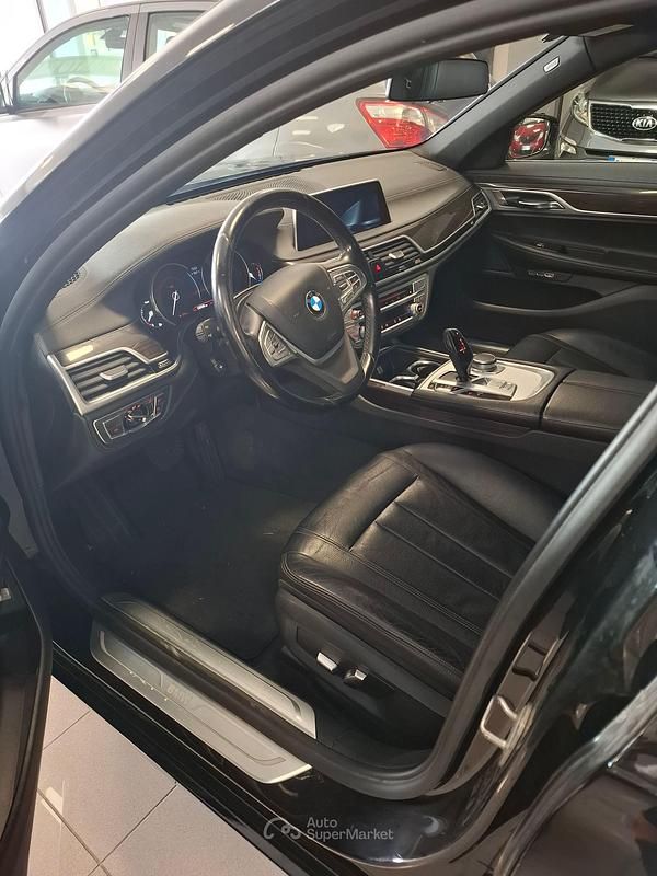 Usata BMW 730 265 CV (194 kW) 2016 Nero Berlina