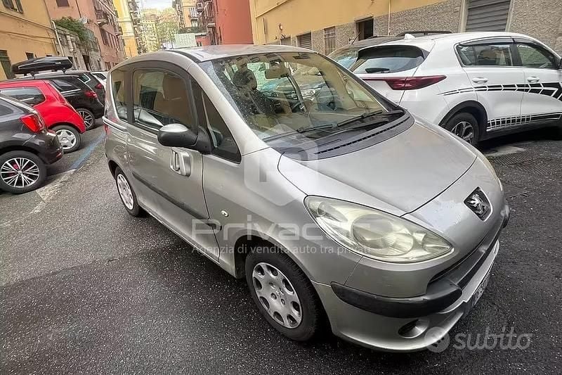 Usata Peugeot 1007 68 CV (50 kW) 2006 Grigio Monovolume