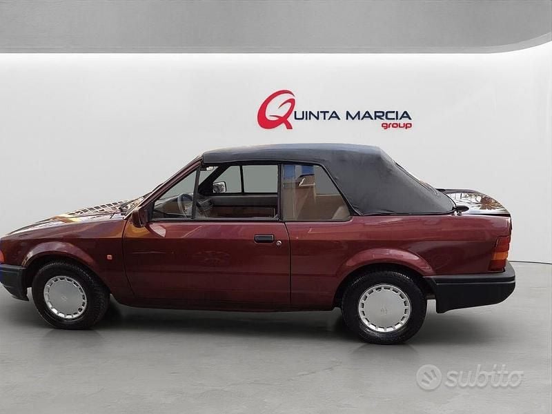 Usata Ford Escort 68 CV (50 kW) 1986 Rosso Cabrio