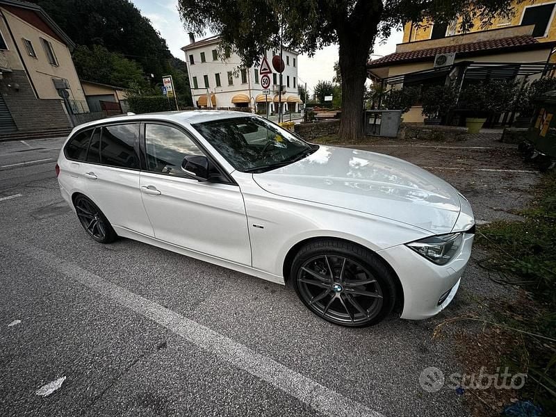 Bianco Usata 2015 BMW 328 Tre volumi | 13.000 € - Immagine 1/4