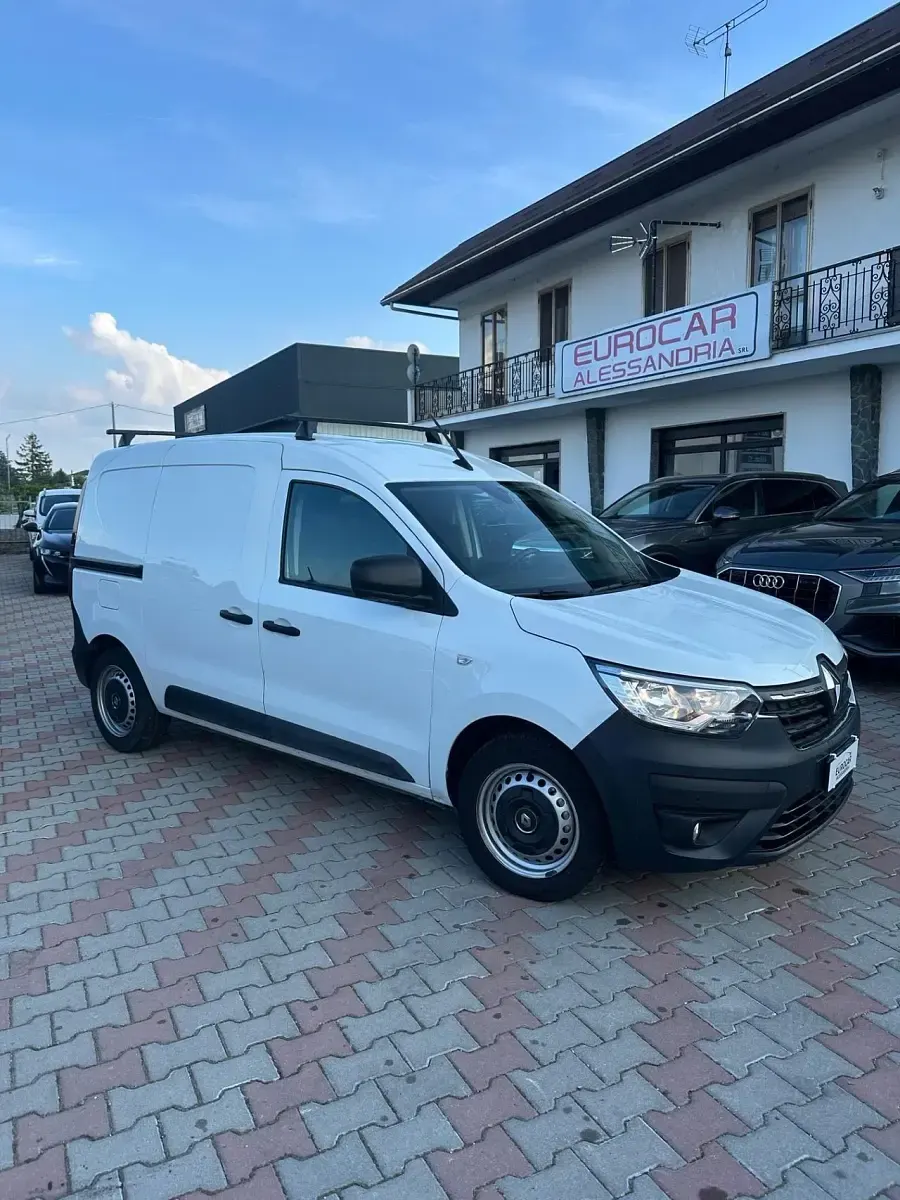 Usado Renault Express 75 CV (55 kW) 2023 Blanco Monovolumen