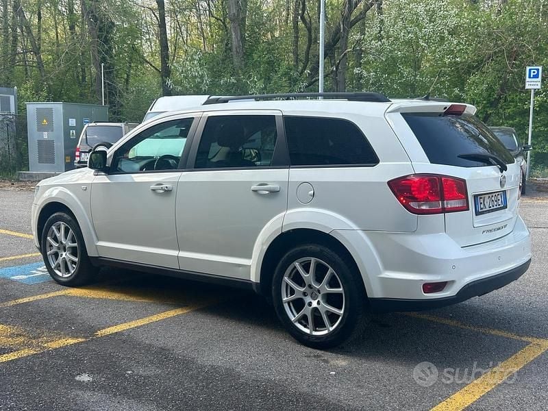 Usata Fiat Freemont Lounge 170 CV (125 kW) 2011 Bianco SUV