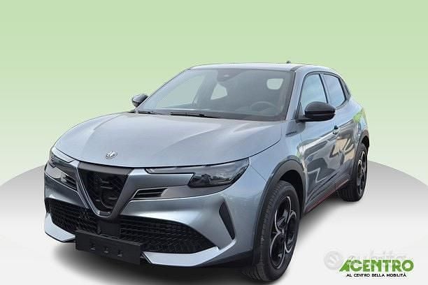 Grigio Nuova 2025 Alfa Romeo Junior Edizione Speciale SUV | 28.900 € (Buon prezzo) - Immagine 1/4