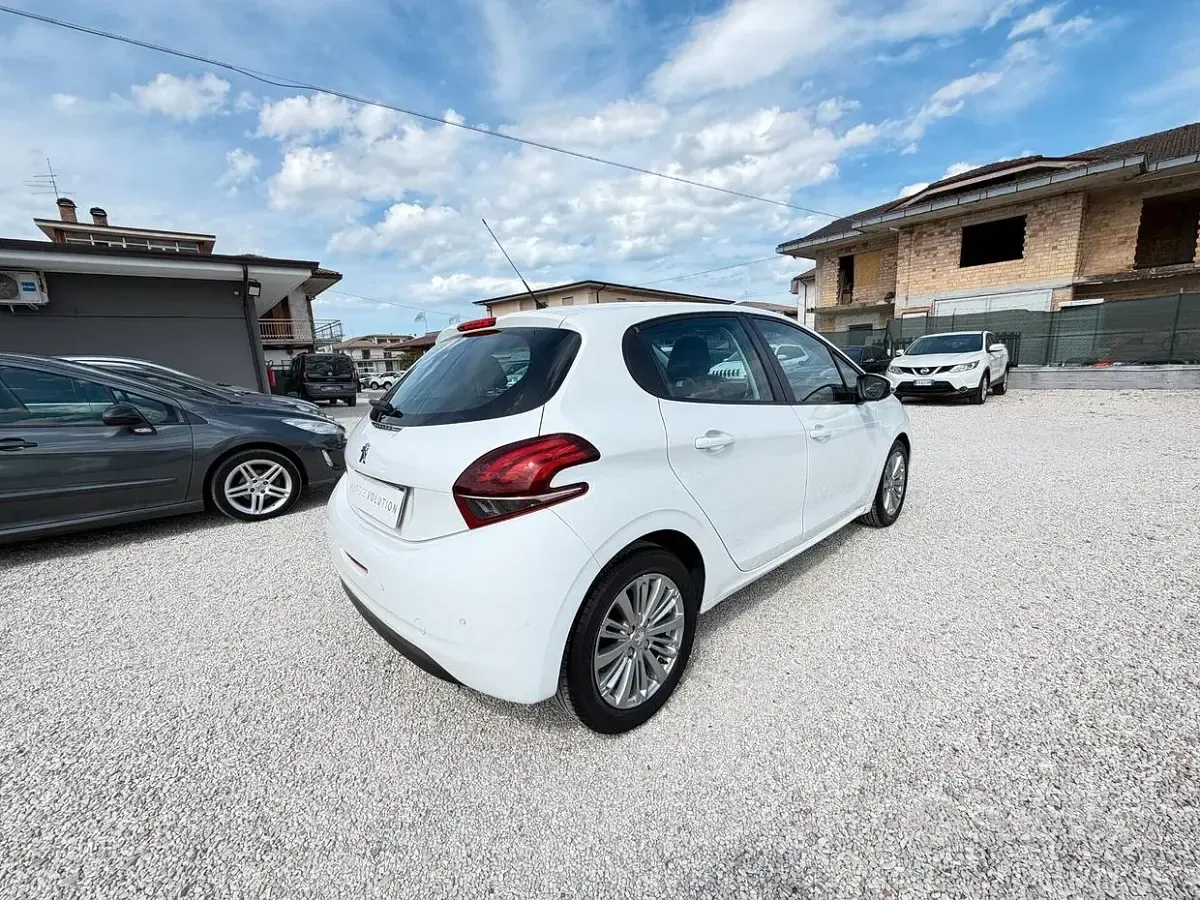 Usata Peugeot 208 75 CV (55 kW) 2018 Bianco Utilitaria