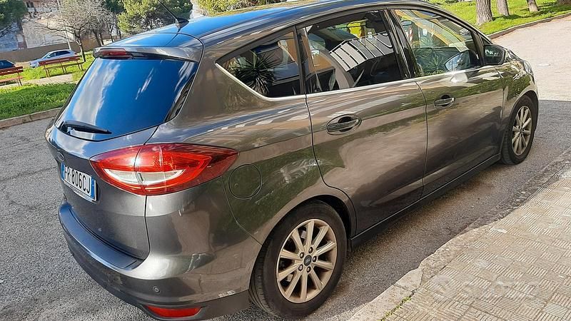 Usata Ford C-MAX 120 CV (88 kW) 2015 Grigio Monovolume